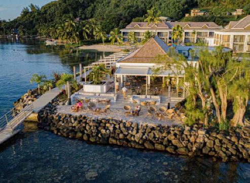 Cook's Bay Hotel & Suites