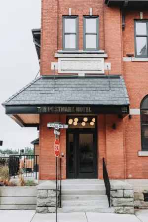 The Postmark Hotel Отели рядом с достопримечательностью «Орора Коммьюнити Арборетум»