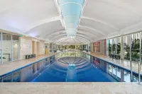 Resort Style Chevron Apartments Surfers Paradise by Gold Coast Travels - Homestays