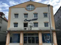 Hotel Capitol Zentrum - 24h - Hotels in Friedrichshafen