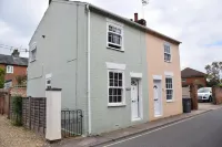 1 Tailors Cottage, Woodbridge Hotels near Woodbridge Tide Mill Museum