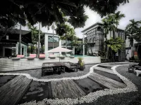 Paragon Inn