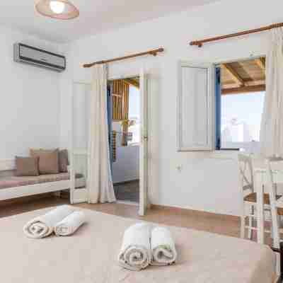 Aqua Naxos Apartments & Suites Rooms