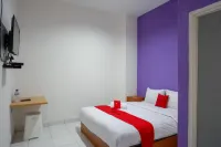 RedDoorz Near Alun Alun Kaliwungu Kendal Hotel a Kendal