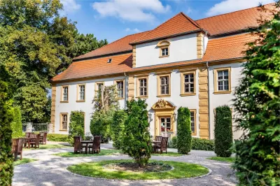 Stadtschloß Hecklingen Hotels near Marktcenter Cochstedt