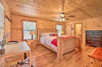 Hot Tub: 'Little Bear's Pond' Broken Bow Cabin