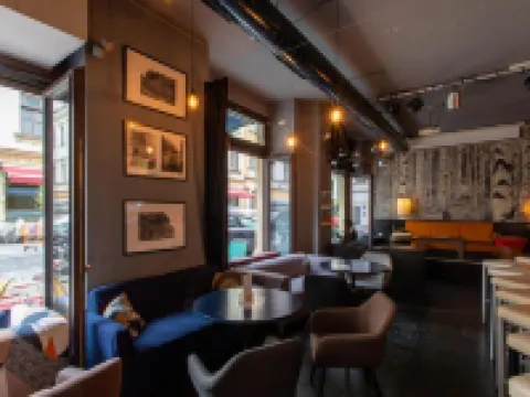 โฮสเทลมอนด์ปาลาสต์ โรงแรมในเดรสเดิน