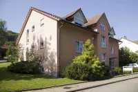 Gästehaus am Wasserschloss & Restaurant Wasserschloss Inzlingen Streuobstwiese der SPD 주변 호텔