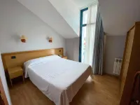 Hotel Soraya Hotele w: Suances