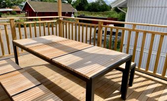 Easy Livin' Apartment Hotel