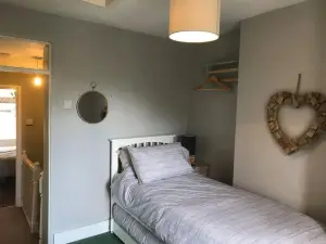 HAM Tree Cottage