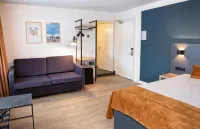 Hotel et le Cafe de Paris Hotels near Wittenborg University of Applied Sciences