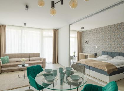 Parizs Garden Apartments