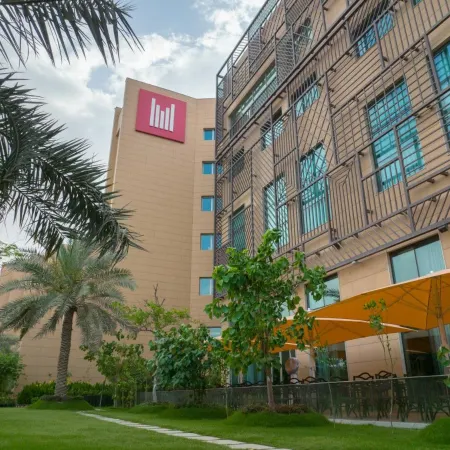 Grand Millennium Al Seef Basra Отели в г. Басра