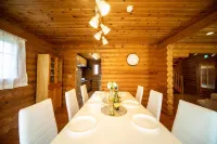 Awaji Large Log House in Goshiki 2 Hotel di Sumoto