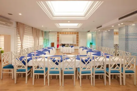 Le National Отели рядом с достопримечательностью «Belvedere Park»