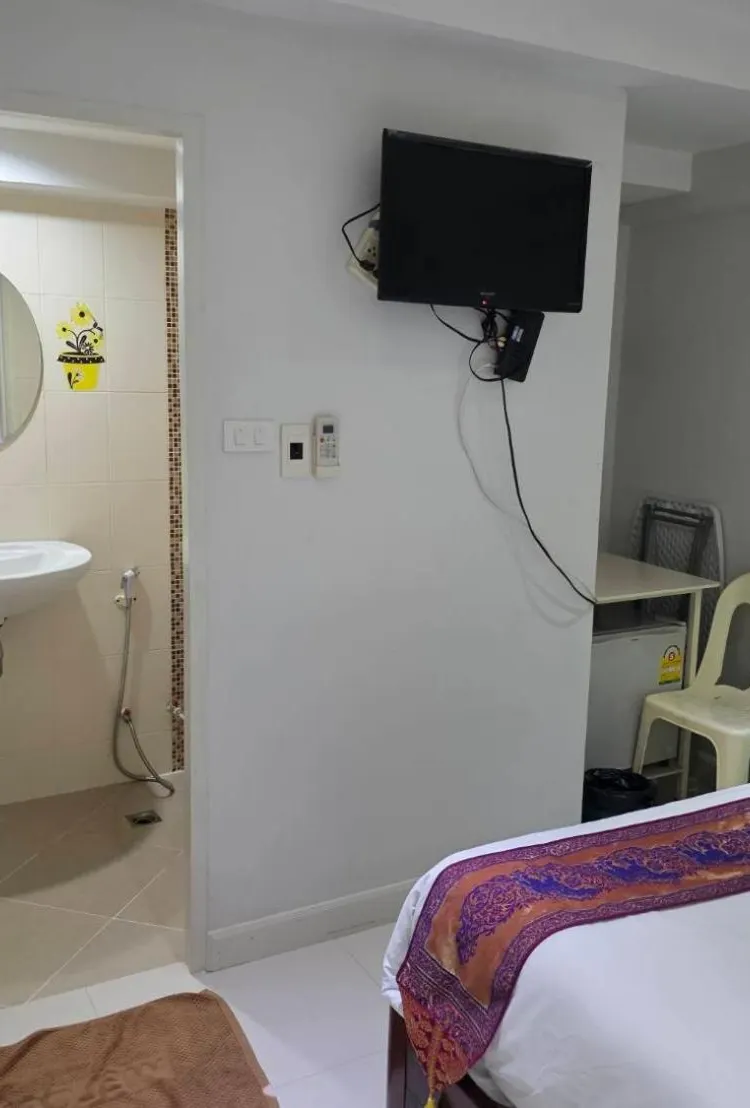 ห้องมาตรฐาน เตียงใหญ่ มีหน้าต่าง