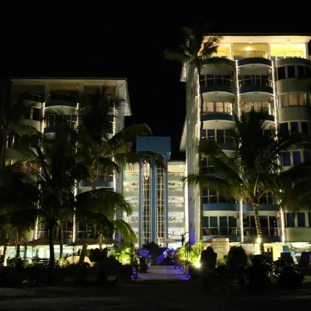 Cowrie Shell Beach Apartments Official
