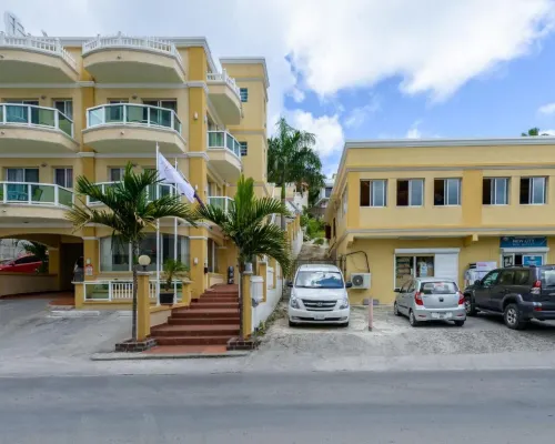 Baker's Suites Boutique Hotel Hotels in Simpson Bay