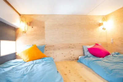 Meedafu's Yui Hostel and Coffee Hotels in Йорон