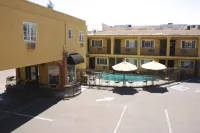Napa Valley Hotel & Suites - Pools