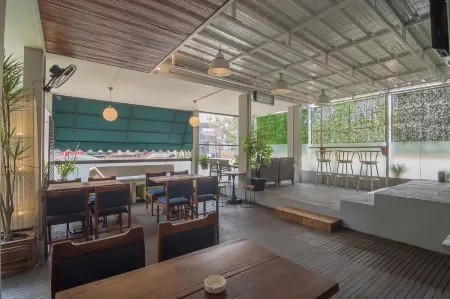 RedDoorz Near Upi Setiabudi 2 Отели рядом с достопримечательностью «Museum Pendidikan Nasional UPI»