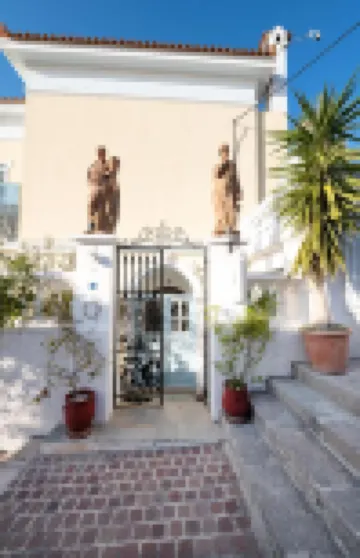 Dionysos Hotel