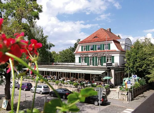 Appartment-Hotel-Hölzl Hotels in Pullach im Isartal