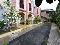 Manora Apartment