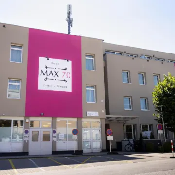 Hotel Max 70 Hotels near Europark