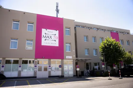 Hotel Max 70 Отели рядом с достопримечательностью «Ноннбергское аббатство»