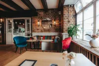Hotel Zum Heidkrug & Café Lil Hotels in Luneburg