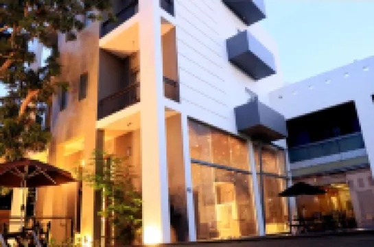 Thissa Inn Hotels near Tissa Lake