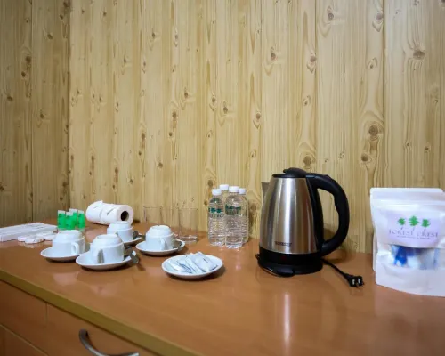 Forest Crest Nature Hotel and Resort Zimmer Photos