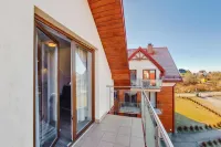 Lisi Jar, Sun & Snow