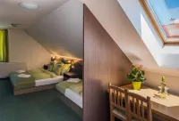 Babi Guesthouse - Babi Vendégház Hotels in Balatonfured