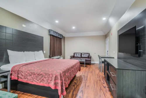 Scottish Inns & Suites IAH Airport-Beltway 8