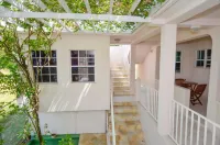 Caribbean Inn and Suites