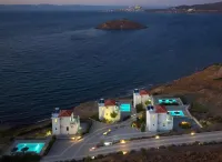 Eleia Seafront Rooms & Villas