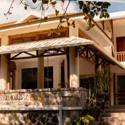 Le Peninsula Bay Beach Resort Hotel Exterior