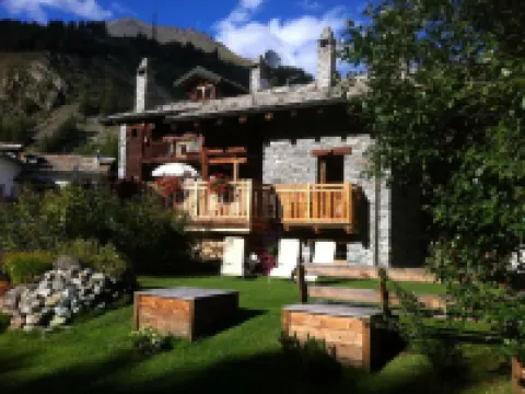 Les Trompeurs Chez Odette Hotels in Cogne