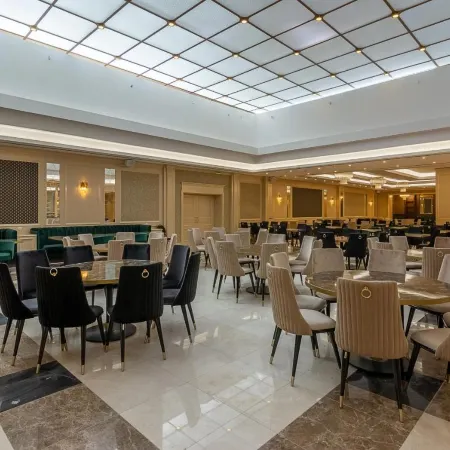 Astoria Grand Hotel