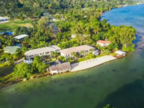 Tropicana Lagoon Apartments โรงแรมในพอร์ตวิลา