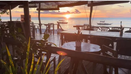 White Beach Front and Cottages Отели рядом с достопримечательностью «Caticlan»