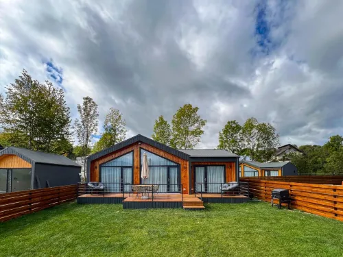 Moon Village Comarnic Hotels in Tesila