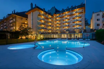 Oroel Hotel & Spa فنادق في La Jacetania
