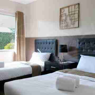 Bumble V Hotel Subic Rooms