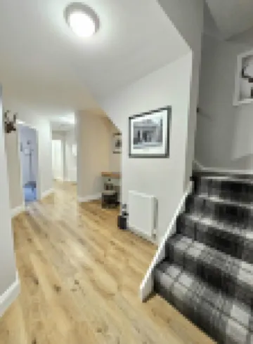 Warm & Cosy Home in Glasgow Hotels near Glasgow Prestwick Airport