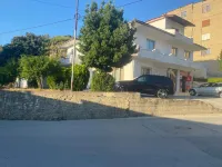 Guest House Nuhellari - Quiet family stay near Osumi Canyons Hotels in 