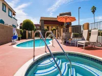 Rancho San Diego Inn & Suites - parking